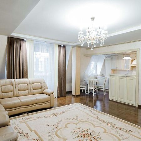 Cathedral Park And Pedestrian Zone Ultracentral Cozy Apartment In Chişinau Exteriör bild