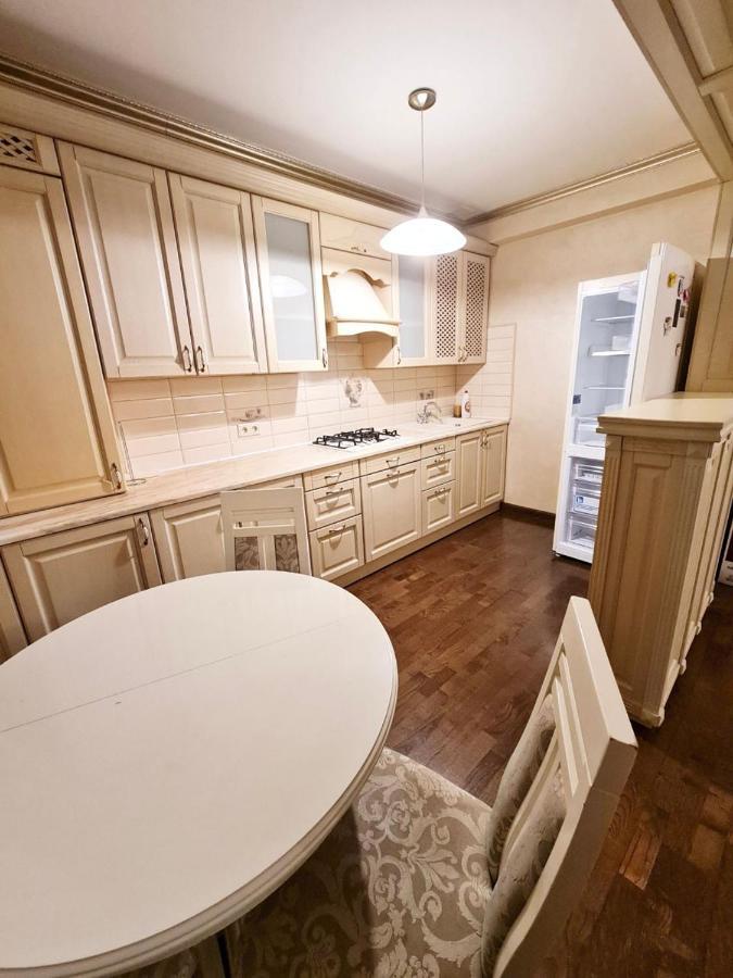 Cathedral Park And Pedestrian Zone Ultracentral Cozy Apartment In Chişinau Exteriör bild