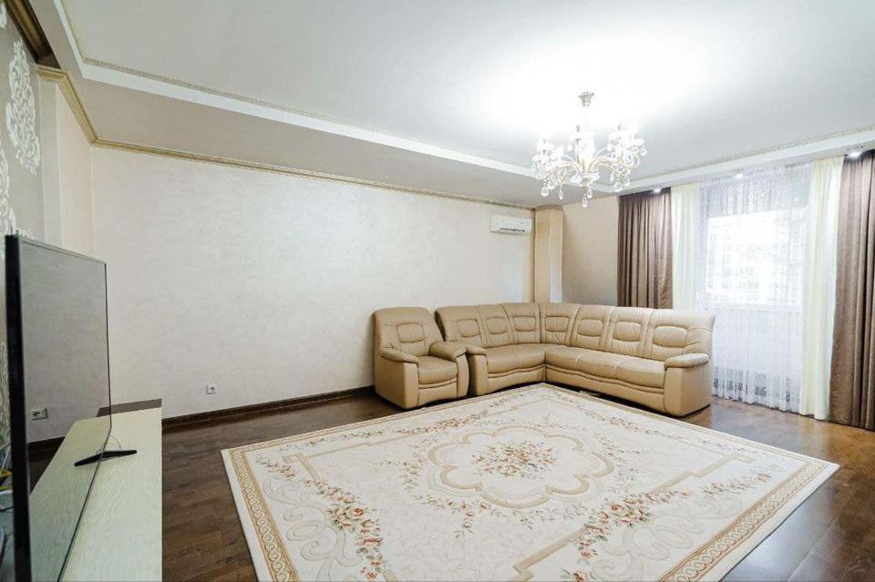 Cathedral Park And Pedestrian Zone Ultracentral Cozy Apartment In Chişinau Exteriör bild
