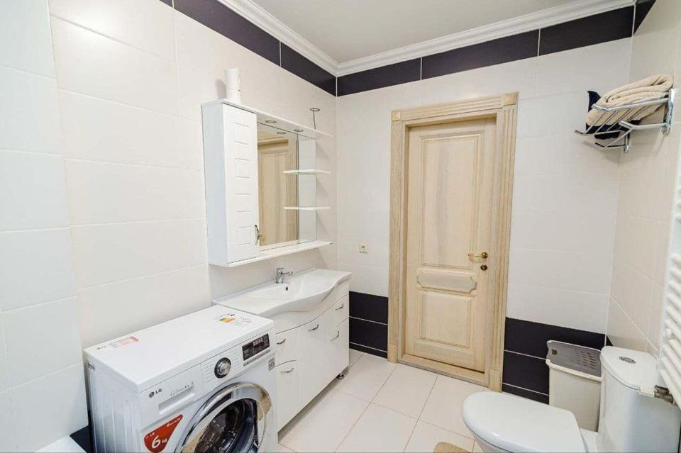 Cathedral Park And Pedestrian Zone Ultracentral Cozy Apartment In Chişinau Exteriör bild